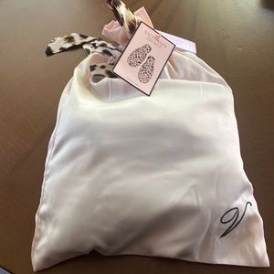 NWT Victoria’s Secret leopard slipper! So soft, so comfy